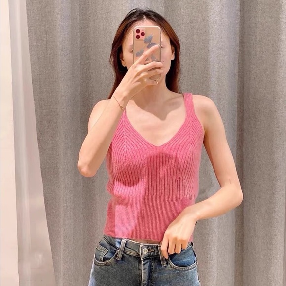 French 2-Piece Pink Sweater Set💕 - Picture 2 of 2